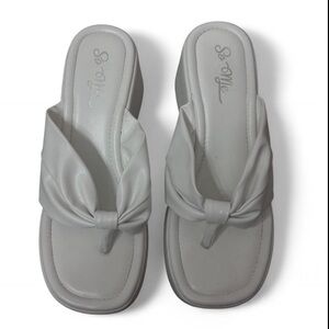 So Me White Knot Slide Sandals